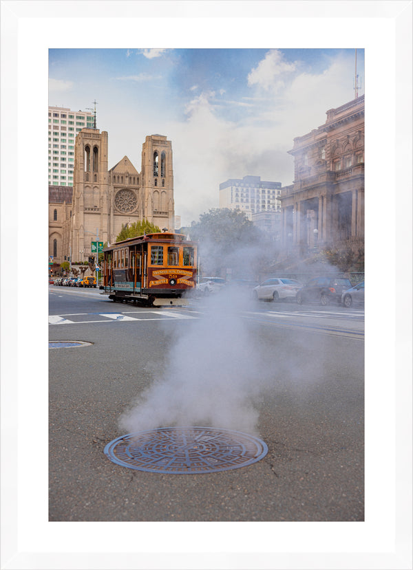 Cable car on California St